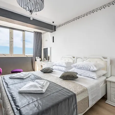 Pietra Negra 4* سبليت